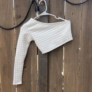 WHITE OFF SHOULDER CROP TOP